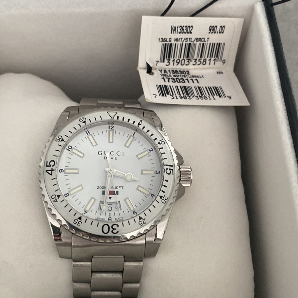 GUCCI Mens Dive Watch - Picture 5 of 6